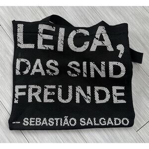 Leica Shopper Salgado tote bag made of black polyester mesh.